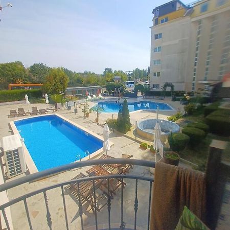 Single Apartment In Searegal Compex Slăntjev Brjag Exteriör bild